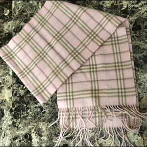 ❤️SOLD❤️Authentic Burberry Timeless Scarf!